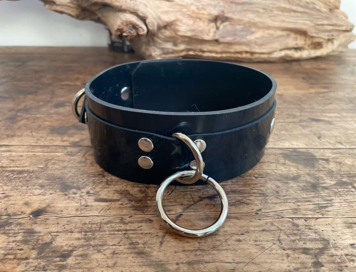 punk style latex bondage collar with O ring and silver hardware