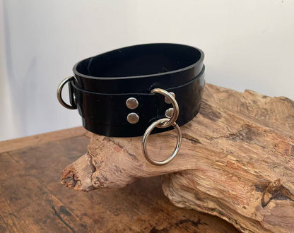 punk style latex bondage collar with O ring and silver hardware